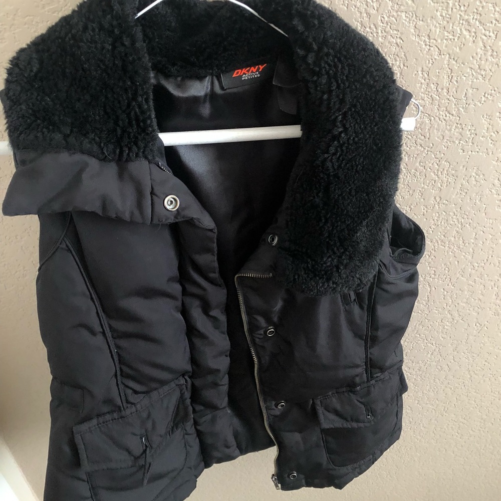 DKNY BLACK PUFFER VEST